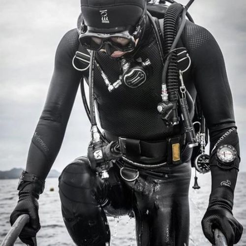 Fourth-Element-Wetsuit-by-oyster-diving