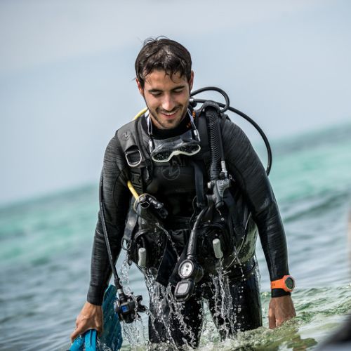 Men's-Aqualung-Wetsuits-by-Oyster-Diving