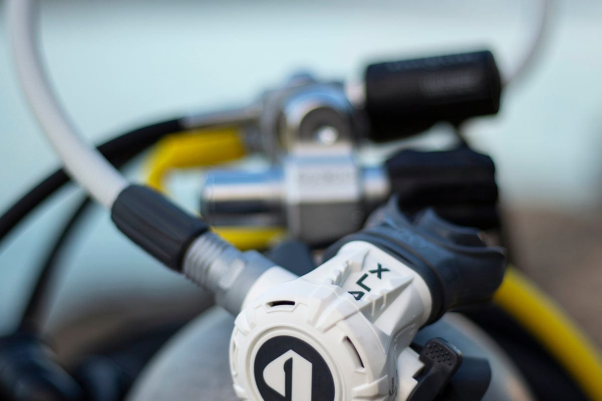 Apeks Apeks XL4+ Regulator Set with Gauge by Oyster Diving Shop