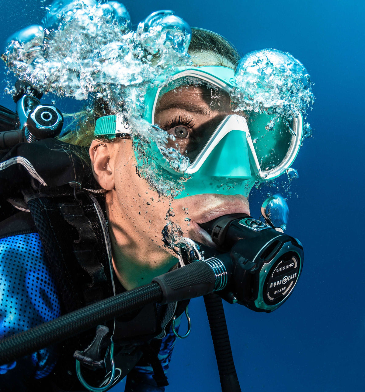 A diver wearing an Aqualung Plazma scuba diving mask underwater